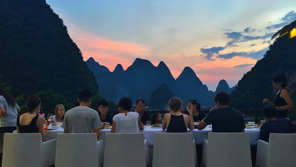 Zen Box House Hotel Yangshuo Bagian luar foto