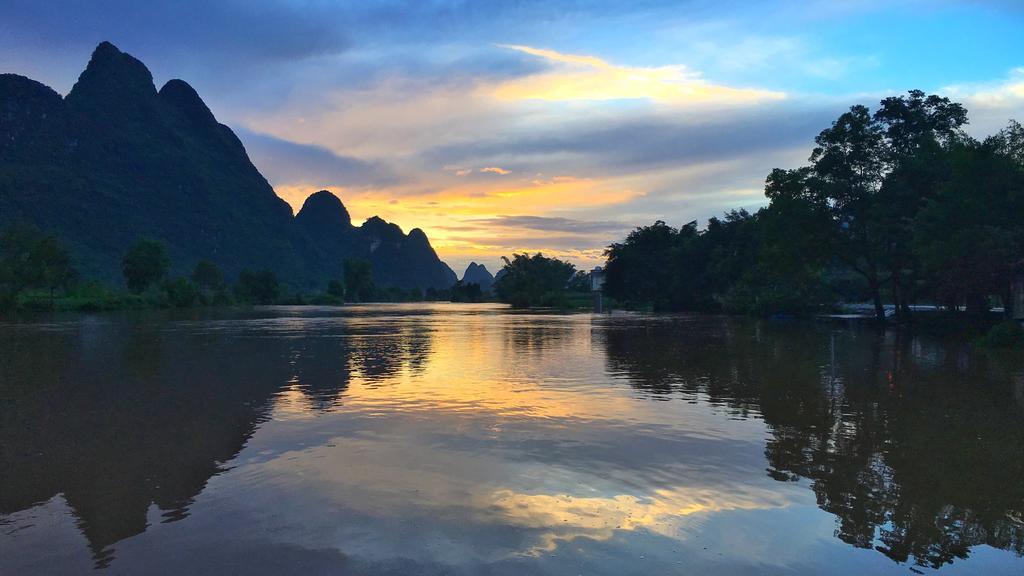 Zen Box House Hotel Yangshuo Bagian luar foto