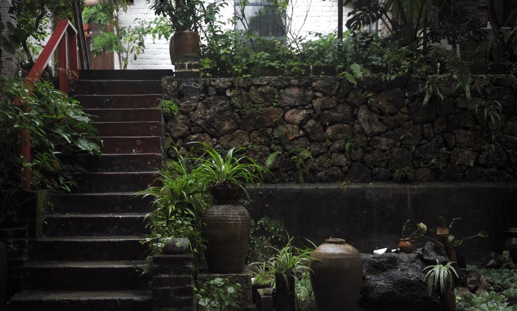 Zen Box House Hotel Yangshuo Bagian luar foto