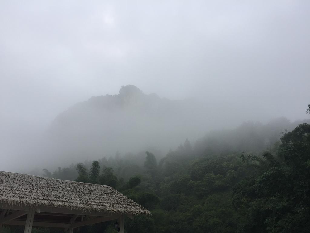Zen Box House Hotel Yangshuo Bagian luar foto